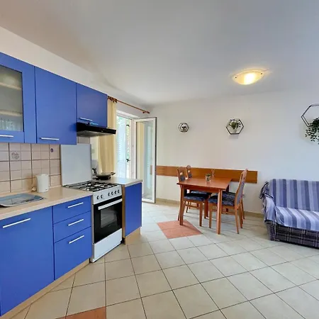 Guest house Tiha Lili 4*
