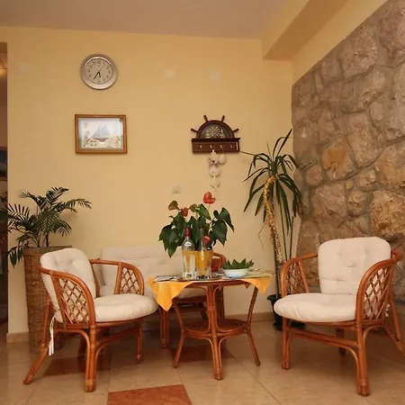 Guest house Tiha Lili