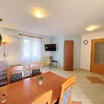 Tiha Lili Penzion 4*