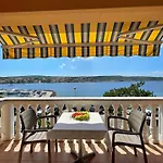 Tiha Lili Penzion 4*