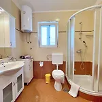 Tiha Lili Penzion 4*