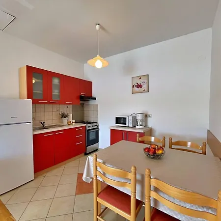 Tiha Lili Casa de hóspedes 4*