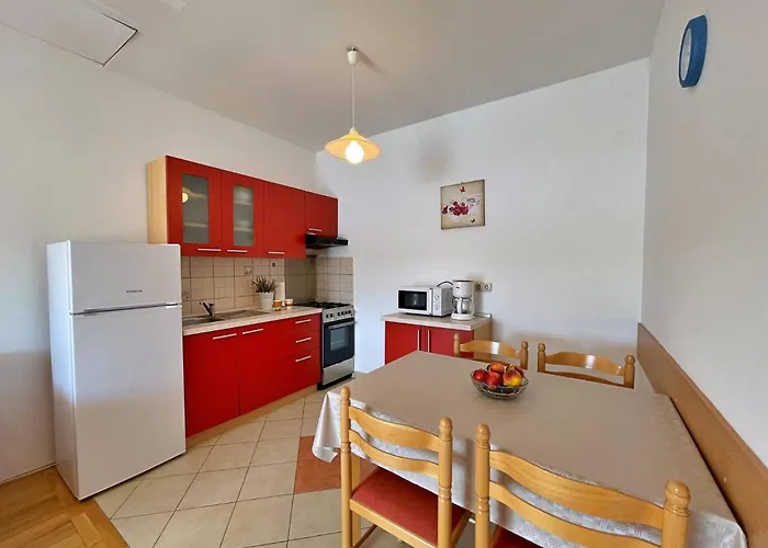 Tiha Lili בית הארחה 4*