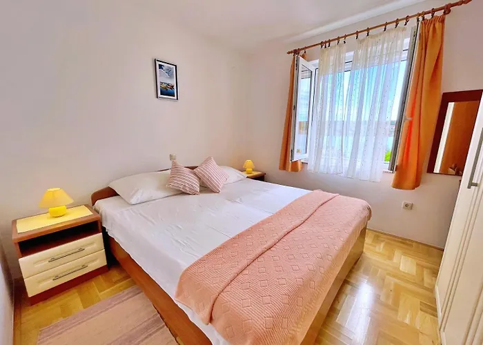 בית הארחה Tiha Lili 4*