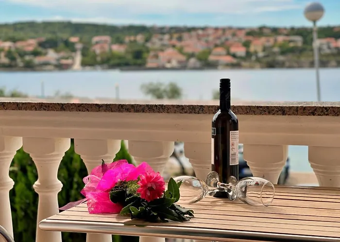 Tiha Lili בית הארחה 4*